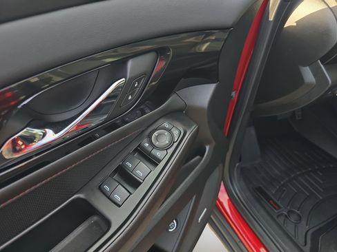 Used 2024 Chevrolet Traverse RS image 23