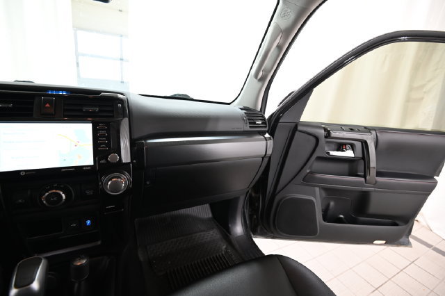 Used 2023 Toyota 4Runner TRD Off-Road Premium w/ Moonroof Package AWD/4WD image 29