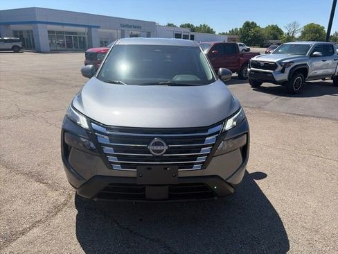 Used 2025 Nissan Rogue SV AWD/4WD image 9