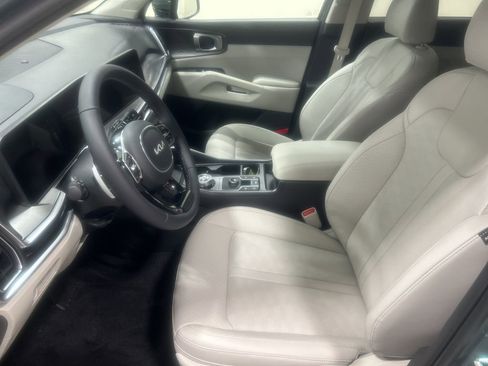 New 2025 Kia Sorento EX image 9