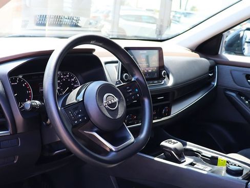 Used 2023 Nissan Rogue SV AWD/4WD image 38