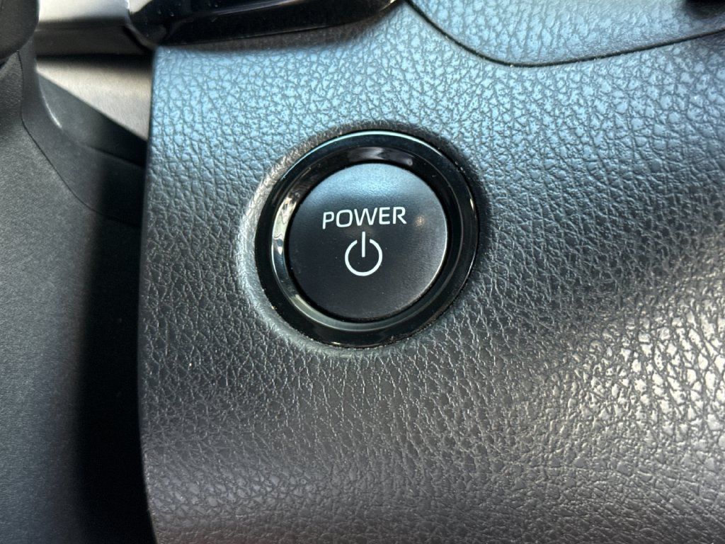 Used 2025 Toyota Camry SE FWD image 20