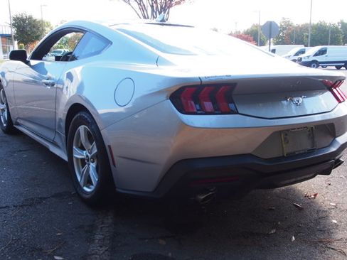 Certified 2024 Ford Mustang Coupe image 5