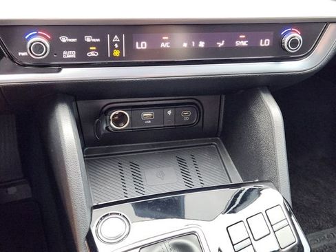 Certified 2025 Kia Sportage EX w/ Premium Package FWD image 19