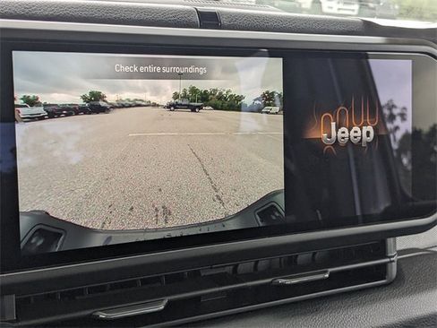 New 2025 Jeep Gladiator Sport image 19