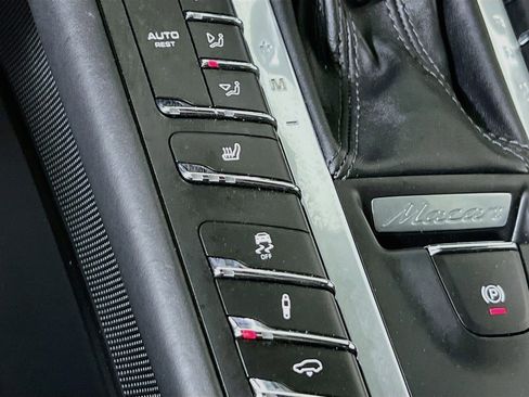 Used 2021 Porsche Macan GTS AWD/4WD image 21