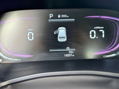 Used 2025 Kia Soul LX w/ LX Technology Package FWD image 38