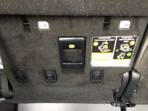 Certified 2025 Toyota Sienna XSE image 32