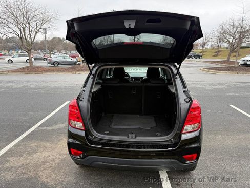 Used 2022 Chevrolet Trax LS w/ Tint and Cruise Package image 20