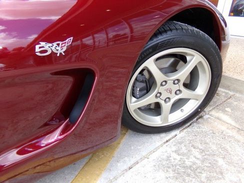Used 2003 Chevrolet Corvette Coupe w/ Preferred Equipment Group RWD image 40