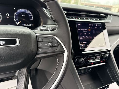 New 2025 Jeep Grand Cherokee L Altitude image 15