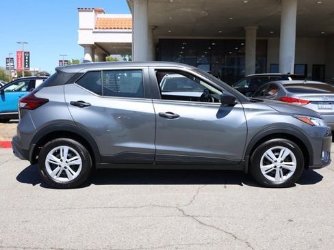 New 2025 Nissan Kicks Play S image 3