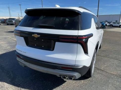 New 2026 Chevrolet Traverse LT w/ Driver Confidence Package AWD/4WD image 9