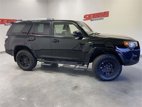Used 2024 Toyota 4Runner SR5 Premium image 2