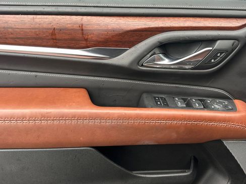 Used 2023 GMC Yukon Denali Ultimate image 11