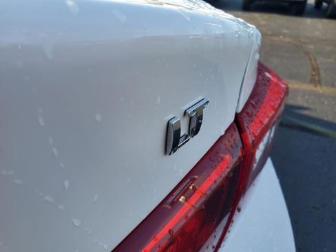 Used 2025 Chevrolet Malibu LT image 28