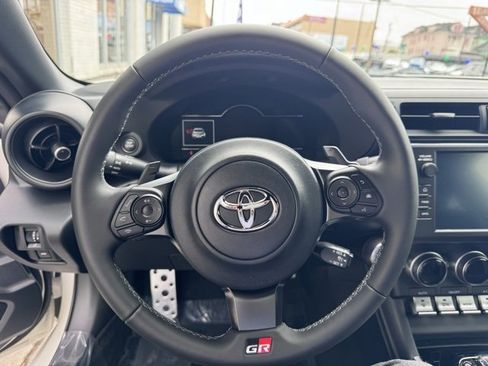 Used 2024 Toyota GR86 Premium image 24