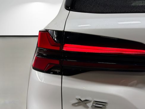 New 2026 BMW X5 xDrive40i w/ M Sport Package image 10