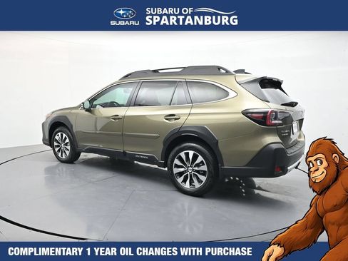 Used 2025 Subaru Outback Limited AWD/4WD image 6