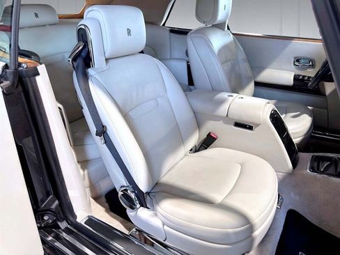 Used 2012 Rolls-Royce Phantom Drophead Coupe image 23