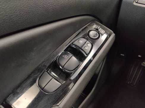 Used 2024 Nissan Altima 2.5 SR FWD image 27