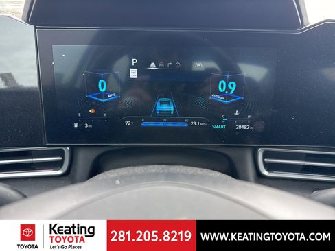 Used 2024 Hyundai Elantra Limited image 17