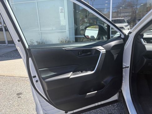 Used 2023 Toyota RAV4 LE AWD/4WD image 9