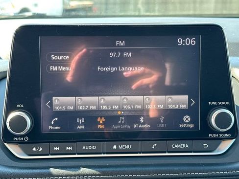 Used 2024 Nissan Rogue S image 28