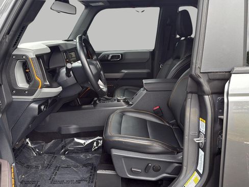 Used 2023 Ford Bronco Badlands w/ Sasquatch Package AWD/4WD image 16