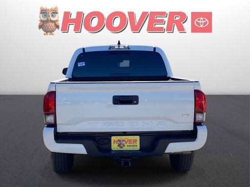 Used 2023 Toyota Tacoma SR5 w/ Technology Package image 3