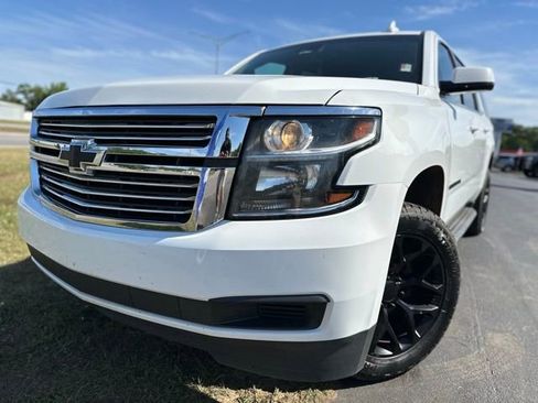 Used 2019 Chevrolet Suburban LT image 11