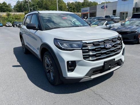 New 2027 Ford Explorer Active w/ Active Comfort Package AWD/4WD image 4