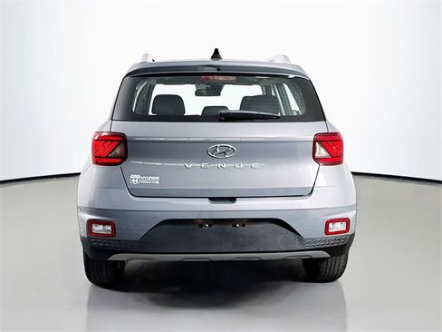 Used 2022 Hyundai Venue SEL image 7