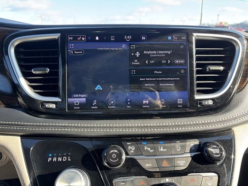 Used 2022 Chrysler Pacifica Limited image 15