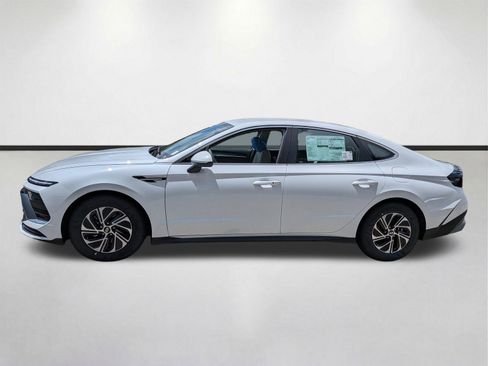 New 2026 Hyundai Sonata Blue FWD image 6