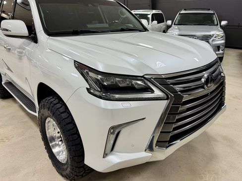 Used 2016 Lexus LX 570 4WD w/ Luxury Package image 12