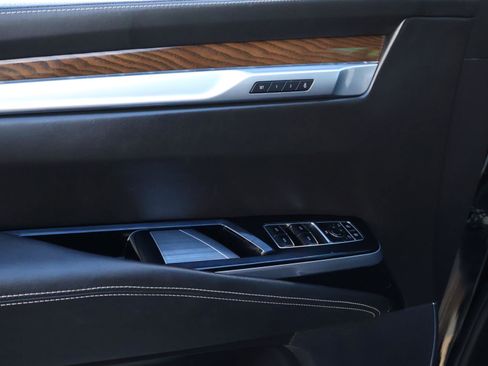 Used 2025 Cadillac Escalade ESV Sport Platinum image 22