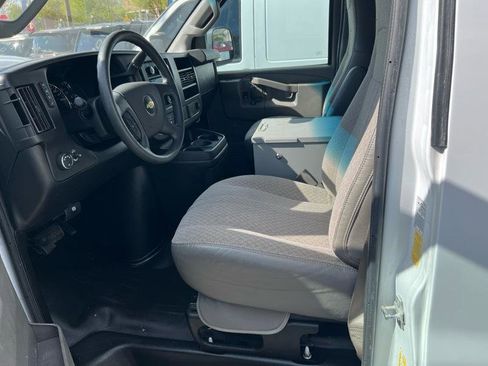 Used 2021 Chevrolet Express 2500 w/ Driver Convenience Package RWD image 9
