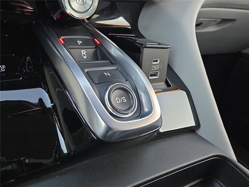 Certified 2025 Acura MDX SH-AWD w/Tech image 8