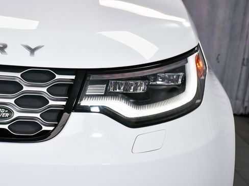 Used 2025 Land Rover Discovery S image 85