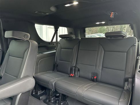 New 2026 Chevrolet Suburban Premier image 30