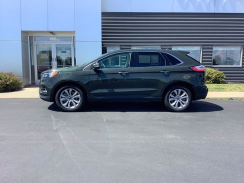 Used 2024 Ford Edge Titanium AWD/4WD image 2