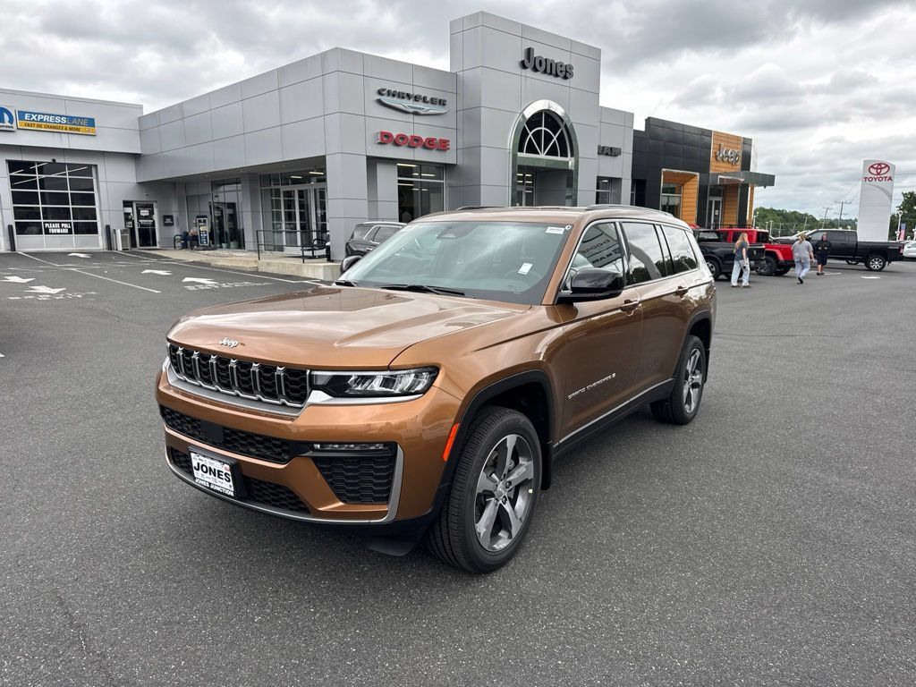 New 2026 Jeep Grand Cherokee L Limited w/ MOPAR Finishing Package AWD/4WD image 1