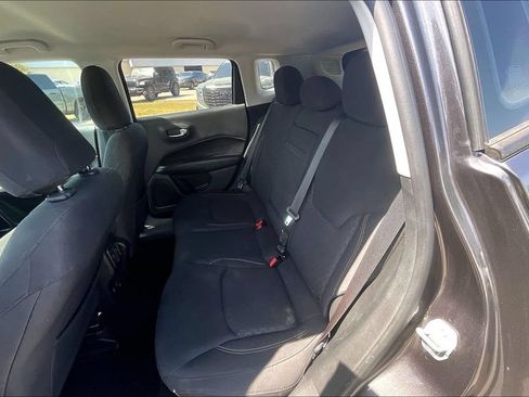Used 2018 Jeep Compass Sport w/ Tech Group FWD image 22
