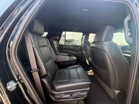 Used 2024 Cadillac Escalade Sport AWD/4WD image 21