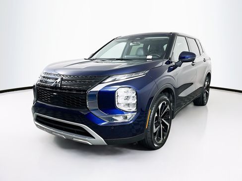 Used 2024 Mitsubishi Outlander SE FWD image 3