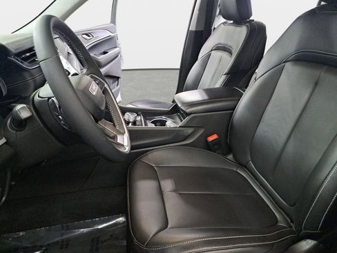 Certified 2024 Jeep Grand Cherokee Limited image 17