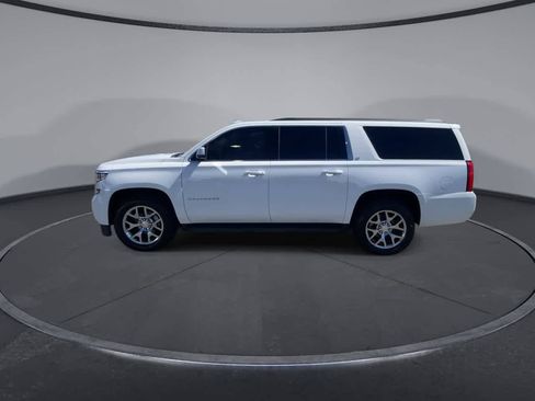 Used 2019 Chevrolet Suburban LT AWD/4WD image 5