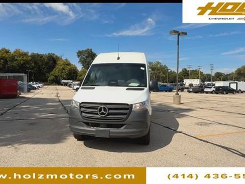 Used 2025 Mercedes-Benz Sprinter 2500 image 3