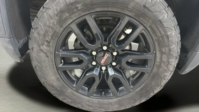 Used 2024 GMC Sierra 1500 Elevation w/ LPO, Elevation Black Package AWD/4WD image 39
